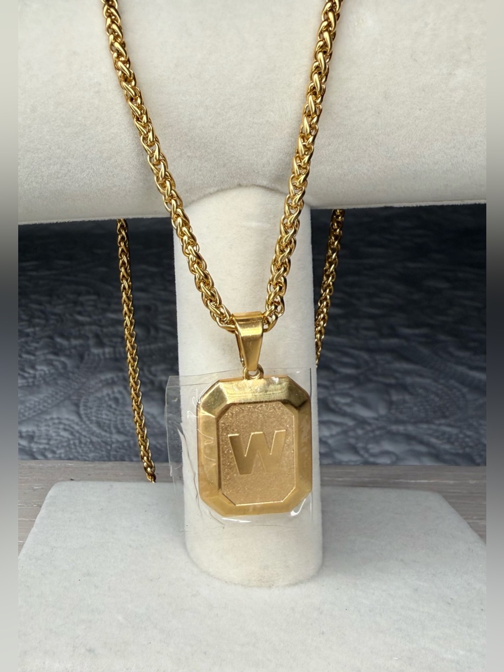Bellino Gold tone Initial 'W' Pendant Necklace